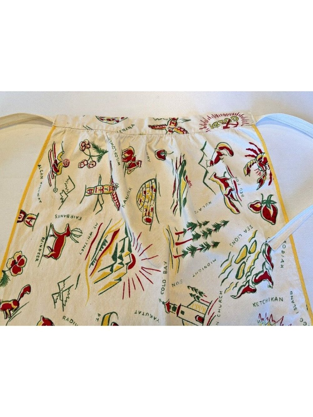 Alaska Half Apron Souvenir 1950s Retro Farmhouse Souvenir OAAK Vintage Red fox
